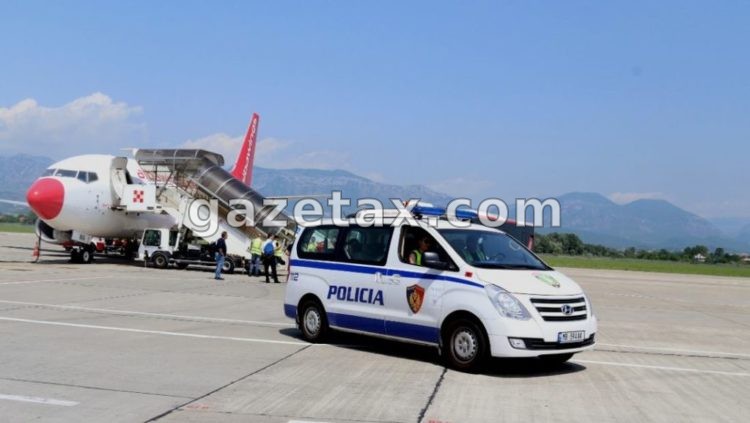 Theri me thikë disa herë, ekstradohet nga Greqia shqiptari 32-vjeçar