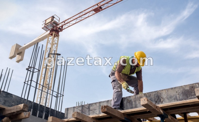 Azemi alarmon: Mbi 200 mijë punëtorë të sektorit privat kanë emigruar gjatë katër viteve