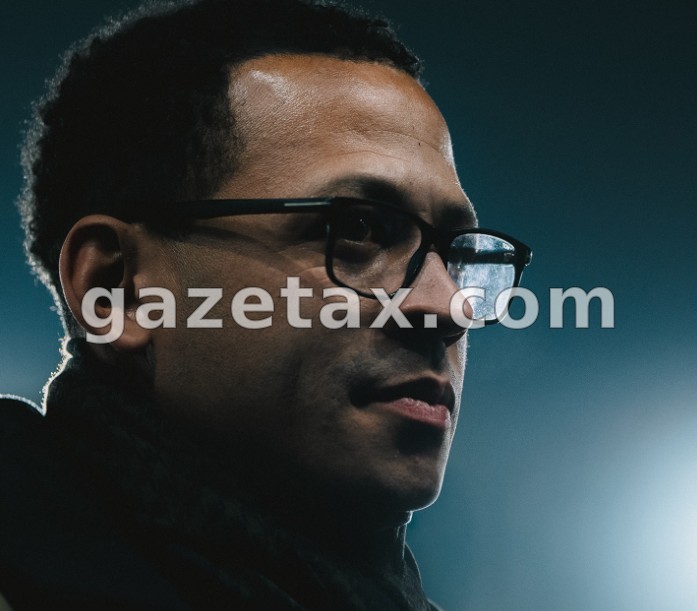 Zyrtare: Chelsea konfirmon Rosenior si trajner të ri