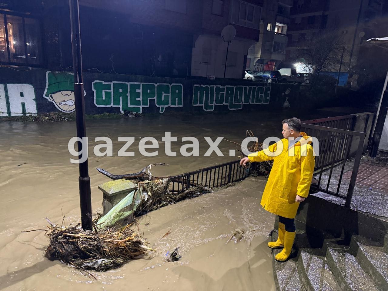 Stabilizohet situata me vërshimet në Mitrovicë, niveli i ujit në rënie