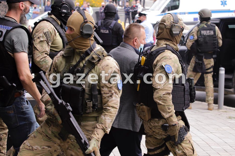 Ekskluzive | E dyshuara për skandalin e BKS-së arrin të largohet nga Kosova para arrestimit – shpallet në kërkim