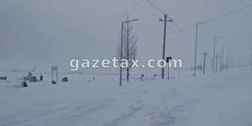 Automjeti me 3 persona bllokohet nga bora në malet e Gramshit, humbet kontakti prej orësh