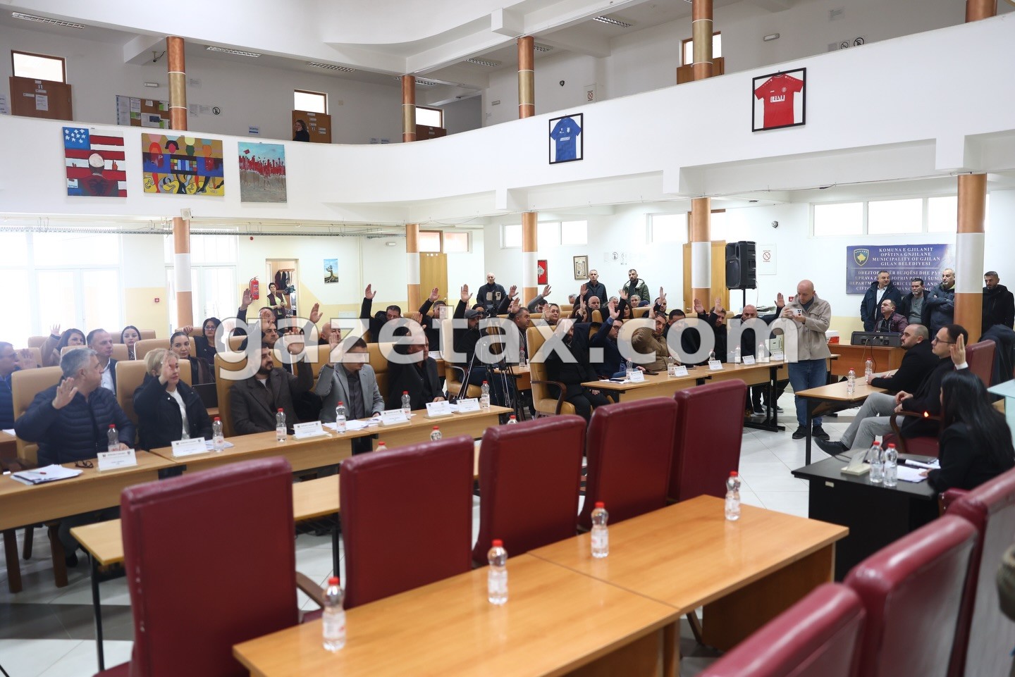 Pranohen 10 kërkesat e opozitës, miratohet buxheti i Komunës së Gjilanit