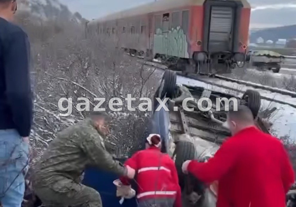 Tre të lënduar nga aksidenti i rëndë në Grabovc, treni përplaset me veturën
