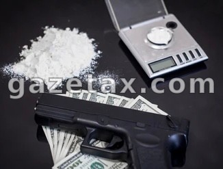 Arrestohen dy persona për shitblerje të narkotikëve në Mitrovicë, sekuestrohen kokainë, armë dhe para