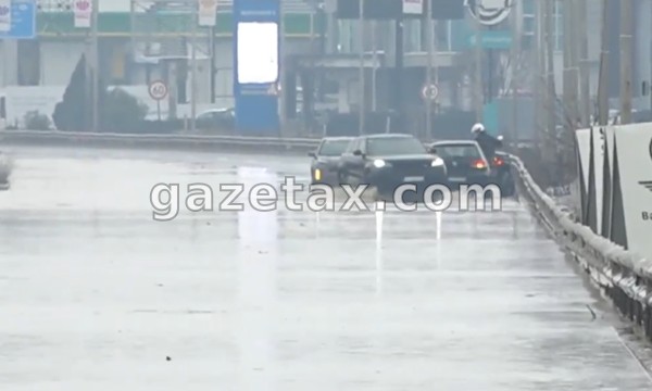 Rruga e bllokuar nga rrethi i Marigonës deri te Prishtina Mall e mbuluar nga uji