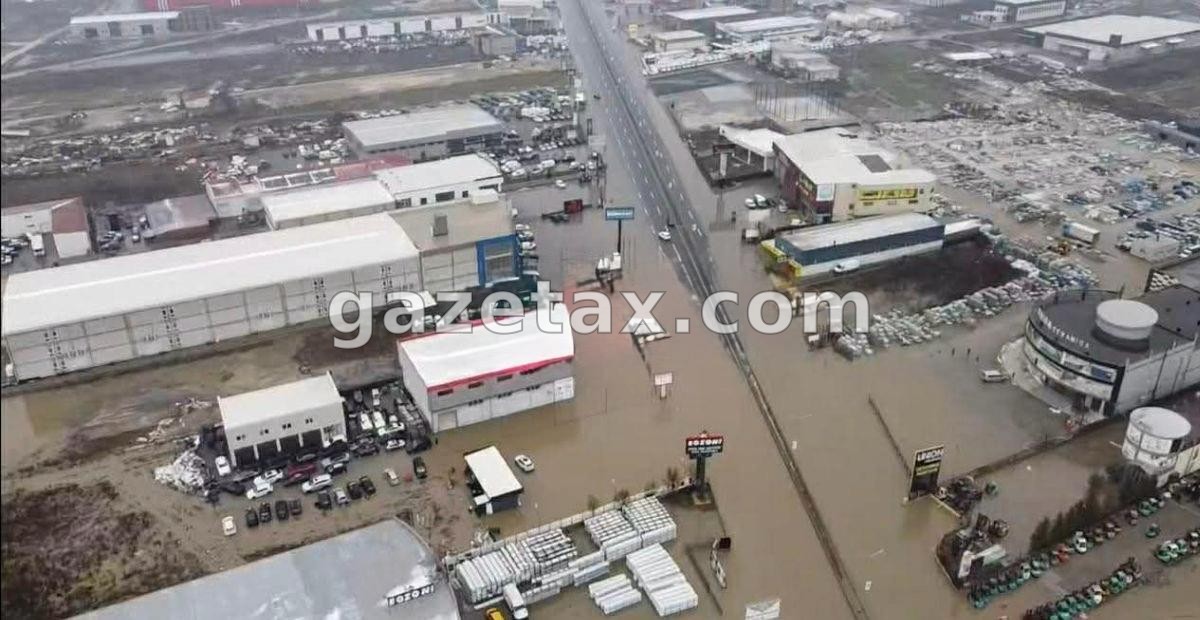 Grumbullim uji, rrëshqitje dheu: Ku ka vështirësi dhe bllokim të rrugëve si pasojë e vërshimeve?