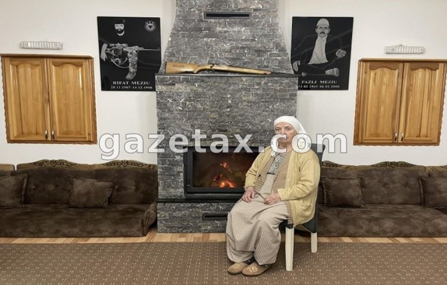 Vdes Shukrije Kastrati Mëziu, nëna e dëshmorit Rifat Mëziu