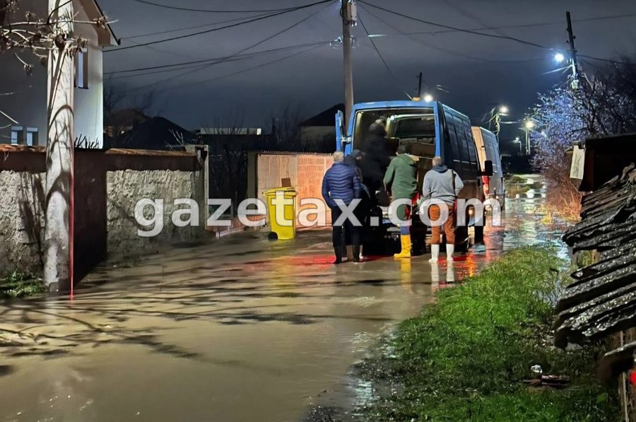 Dy familje në Fushë Kosovë mbesin pa strehim pas vërshimeve, kërkohet ndihmë urgjente