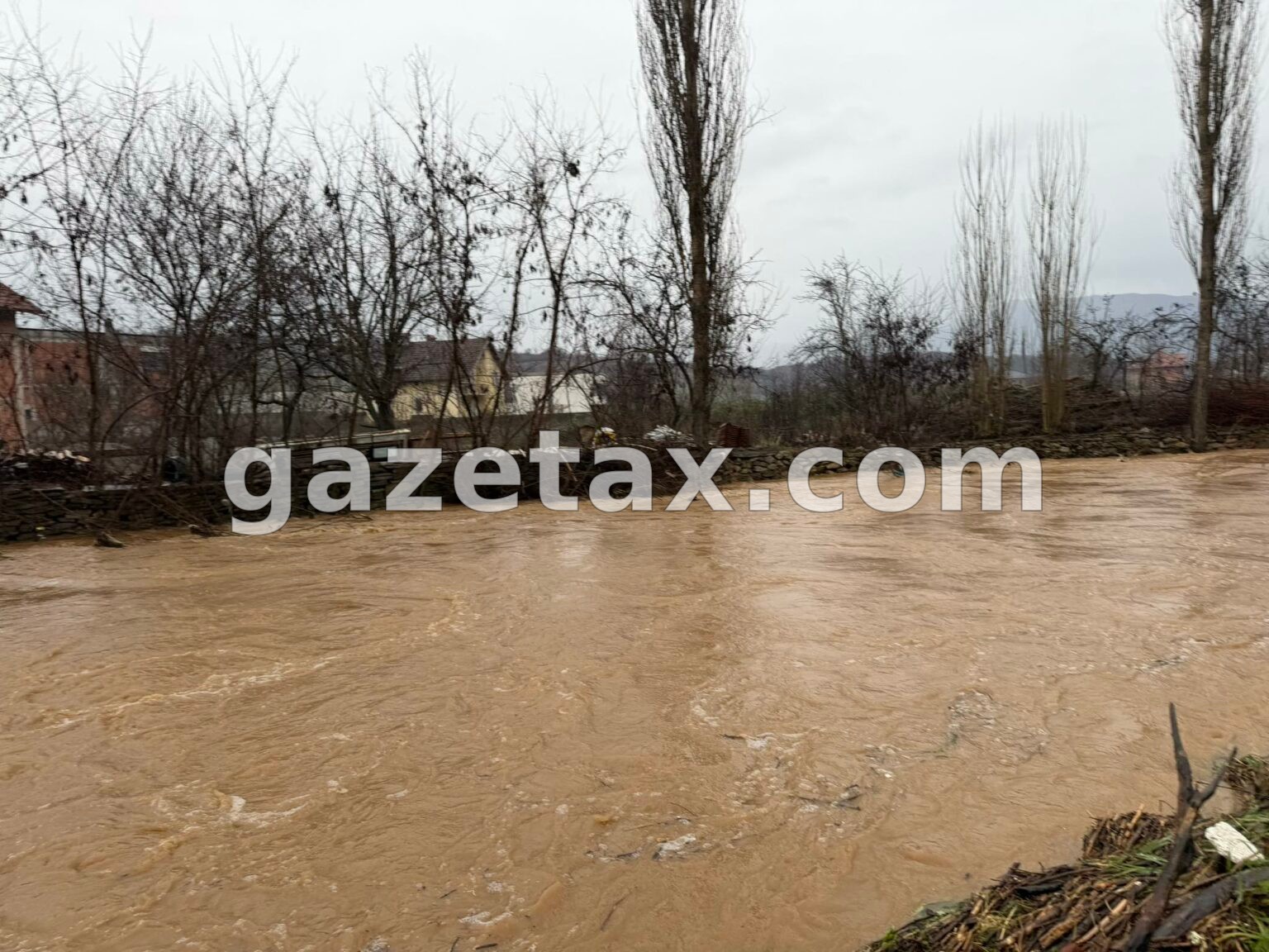 Komuna e Suharekës hap afatin për aplikim për vlerësimin e dëmeve nga vërshimet