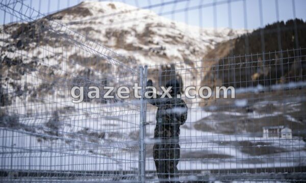 Bllokim i shkurtër i rrugës në Davos