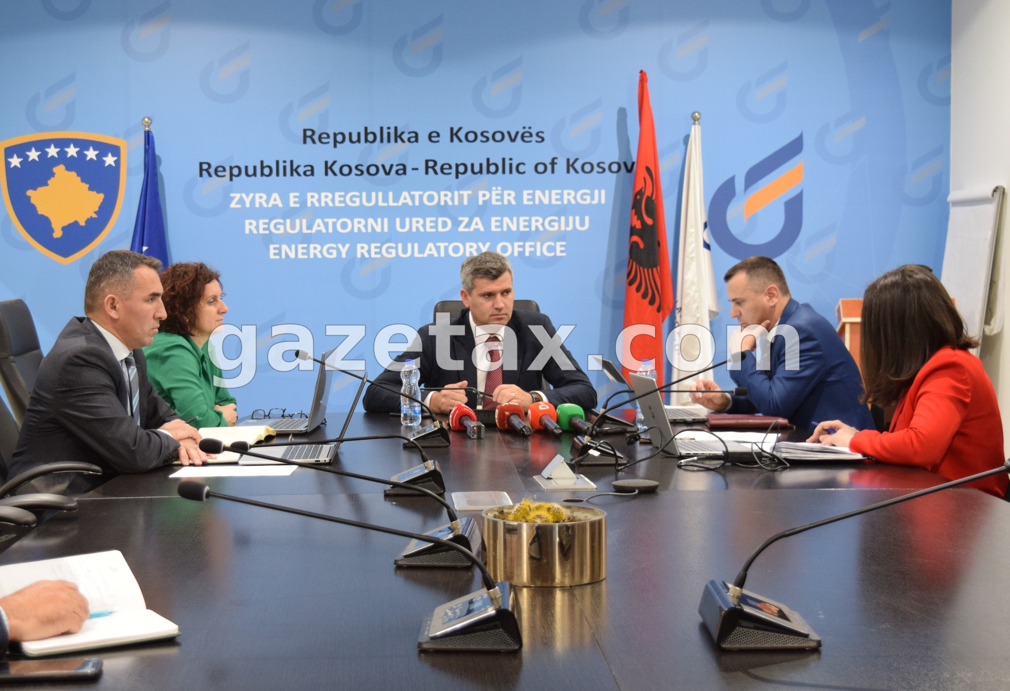 A po paralajmëron ZRRE-ja rritje të çmimit të rrymës nga prilli?