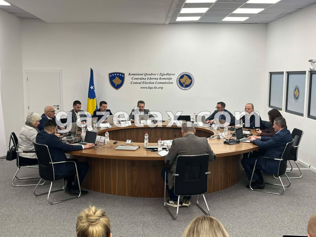 KQZ mban mbledhje sot, pritet rinumërimi i plotë i votave të 28 dhjetorit