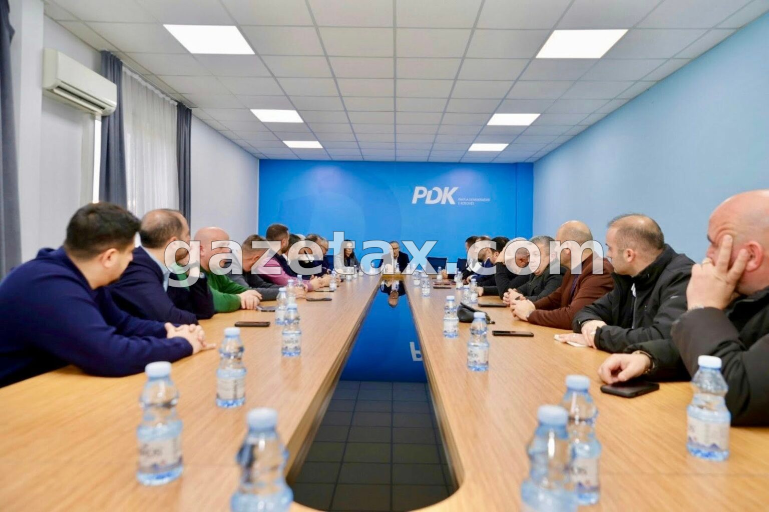 Hamza takon kryetarët e degëve të PDK-së, thotë se po hyjnë në një fazë të re organizimi