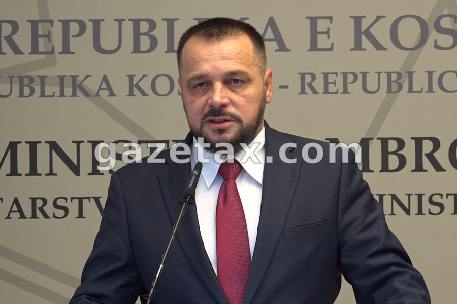 Ministri në detyrë i Mbrojtjes së Kosovës, Ejup Maqedonci konfirmoi se paraprakisht ai do të jetë ministër i Mbrojtjes edhe në qeverinë e re Kurti