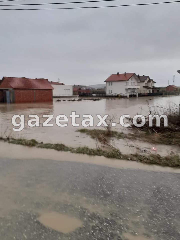 Vërshimet në Drenas: Komuna u bën thirrje qytetarëve t’i raportojnë dëmet sa më parë