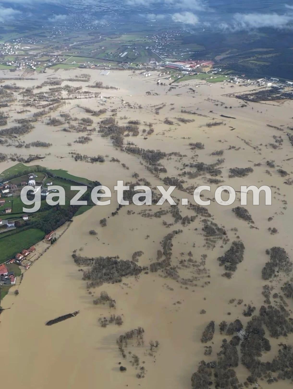 Vërshimet në vend: 39 familje u evakuan në Mitrovicë, Skënderaj e Vushtrri