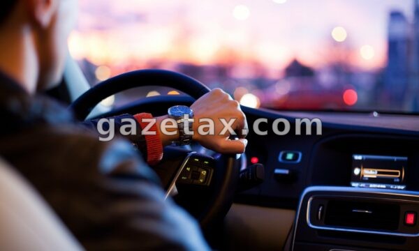 Risi në Google Maps/ Tashmë programi ndihmon shoferët të gjejnë makinën më shpejt