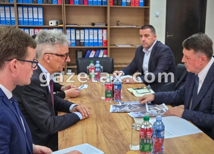 Ambasadori gjerman shkon në veri, i takon kryetarët e rinj